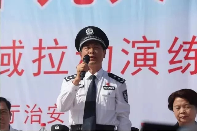 客車自動破窗裝置,遙控自動破玻器,破窗器,南冠破玻器